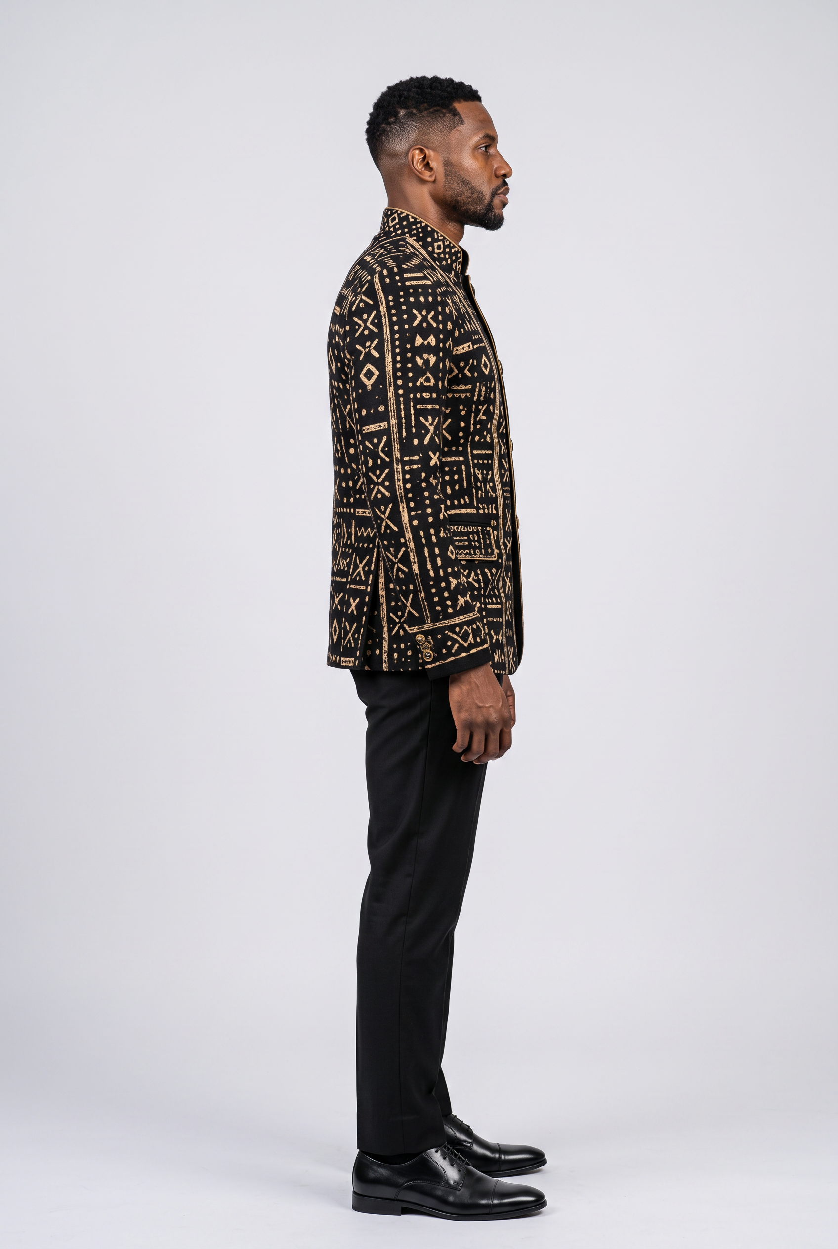 Bogolan Atelier Jacket · Onyx Black — Men, 03 Right (view 3 of 7). Right profile: waist shaping, pocket line and the house Z mark.