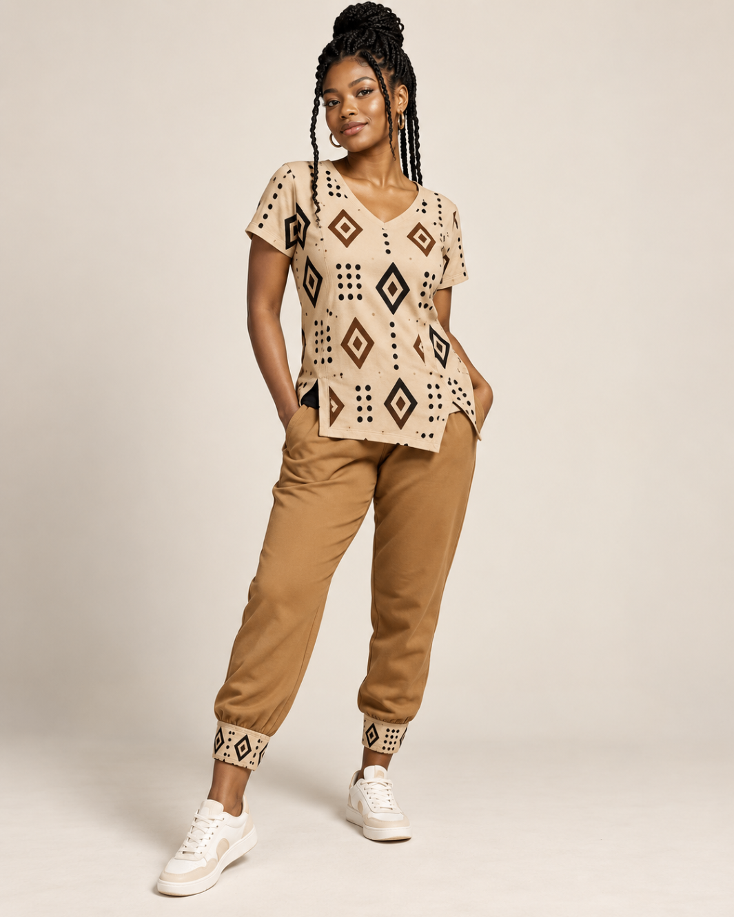 Sand Diamond Tee & Camel Joggers — Women — House · Z-Vibe Bogolan Lounge™ seven-view specification plate; showing 01 Front, 02 Left, 03 Right, 04 Back, 05 Interior, 06 Inner tags, 07 Fabric detail. — 01 Front, Sand / Camel