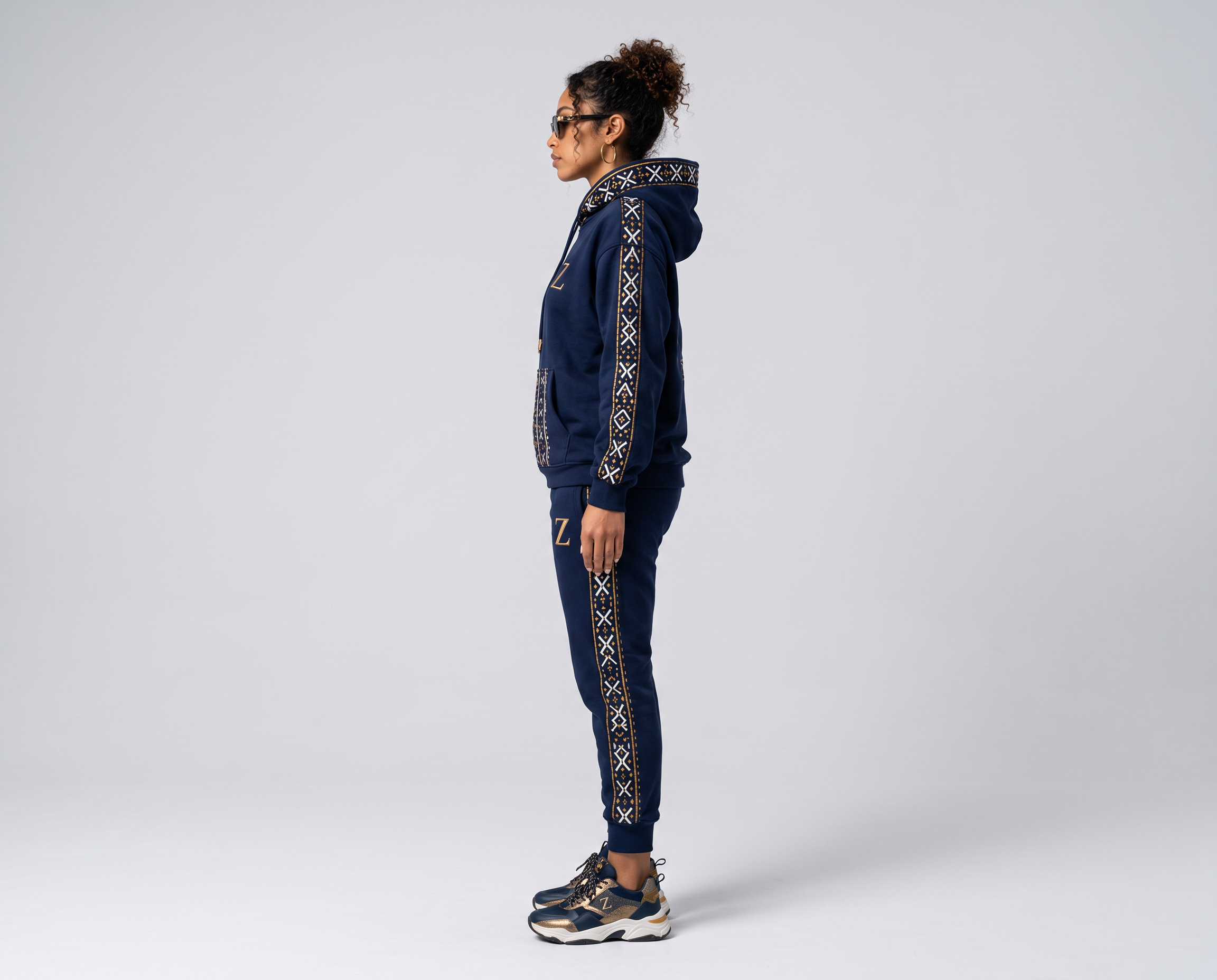 Bogolan Hoodie Set · Midnight Navy — Women, 03 Right (view 3 of 7). Right profile: waist shaping, pocket line and the house Z mark.