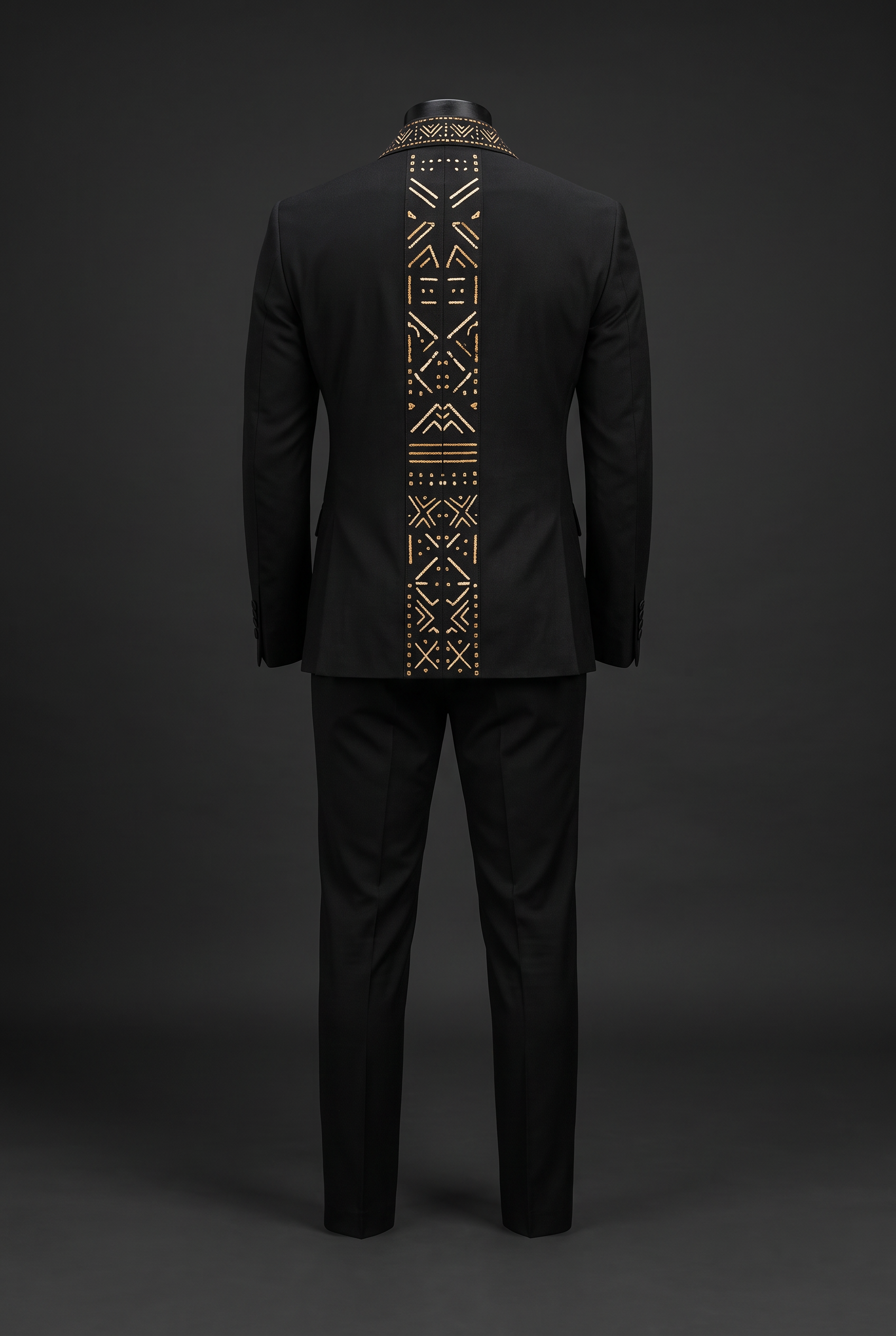 Heritage Thread Suit · Mud Black — Men, 04 Back (view 4 of 7). Back view: yoke, centre seam and the hem finish.