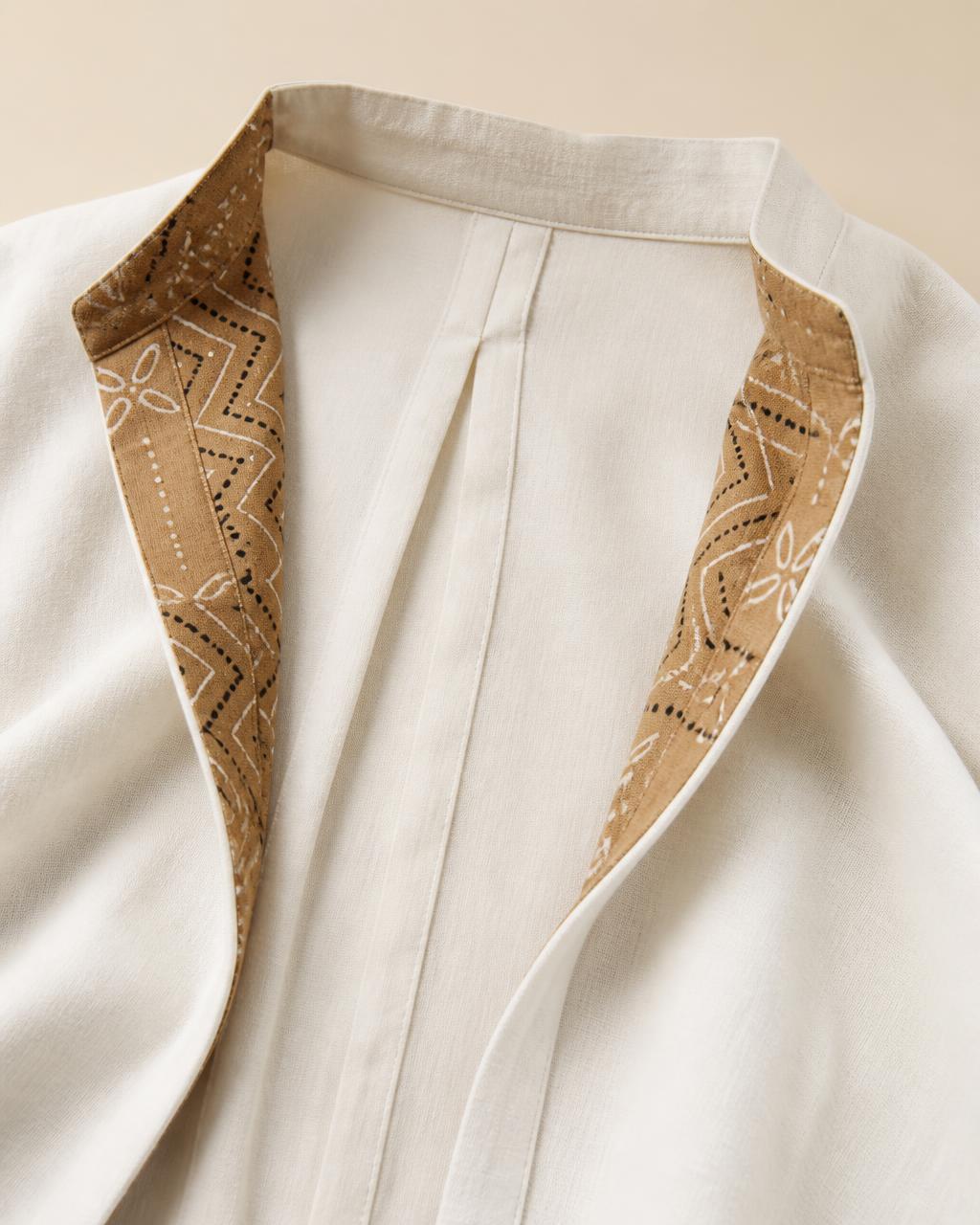 Medallion Column Linen Tunic — Women, 05 Interior (view 5 of 7). Interior: lining, facings and the concealed closure.