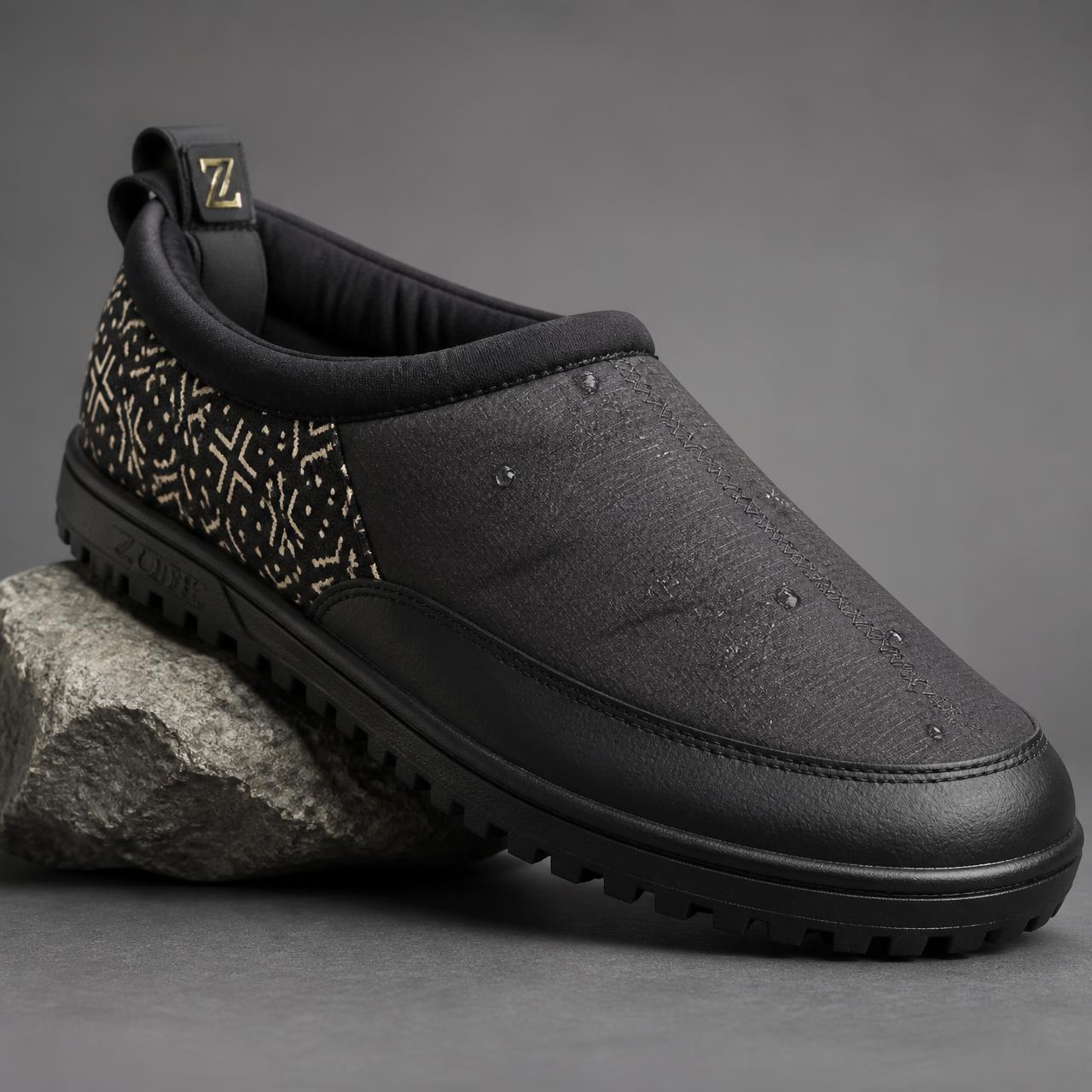 Resilience Hybrid Slipper — Men — House · Z-Vibe Luxury Slippers™ seven-view specification plate; showing 01 Front, 02 Left, 03 Right, 04 Back, 05 Interior, 06 Inner tags, 07 Fabric detail. — 01 Front, Charcoal / Ivory Bogolan