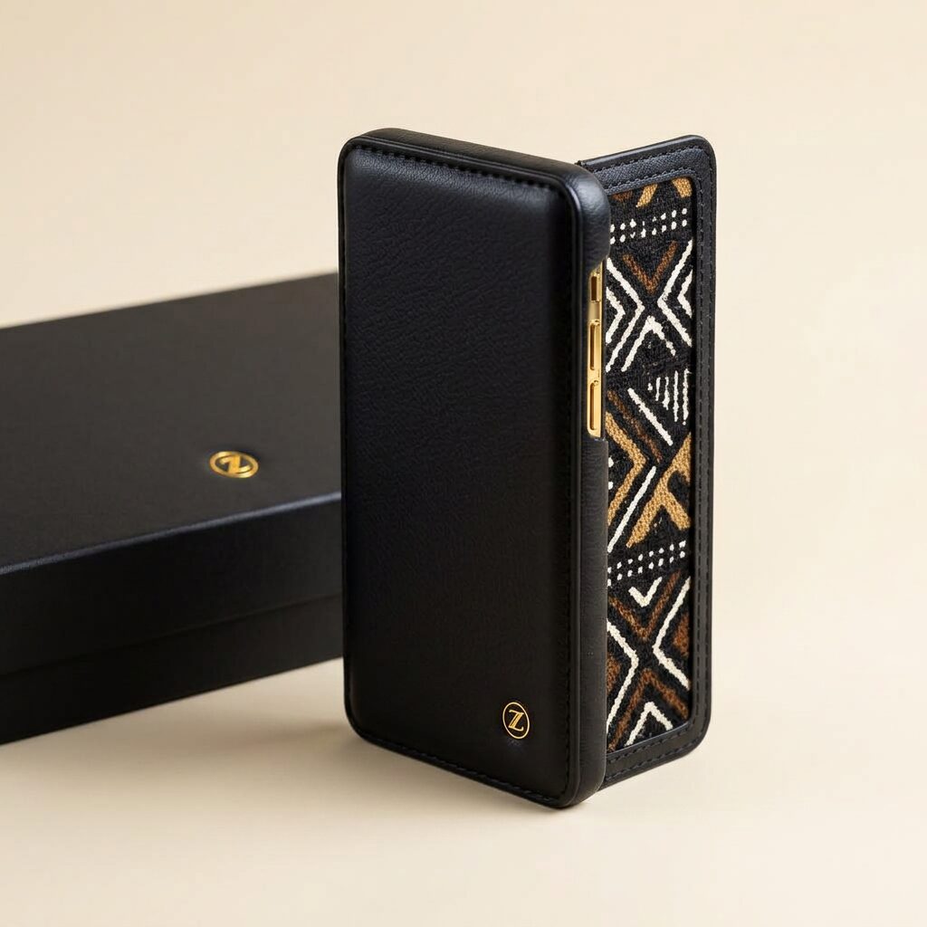 Onyx Leather Phone Case — Men, 03 Right (view 3 of 7). Right side: opposite panel, hardware placement and the house Z mark.