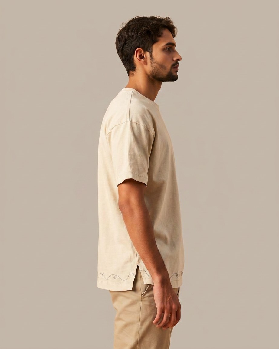 Sand Dune Tee — Men, 03 Right (view 3 of 7). Right profile: waist shaping, pocket line and the house Z mark.