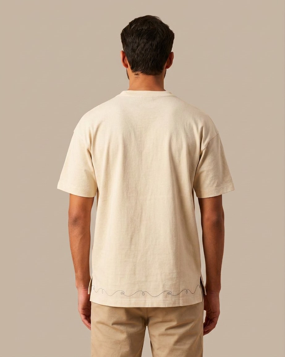 Sand Dune Tee — Men, 04 Back (view 4 of 7). Back view: yoke, centre seam and the hem finish.