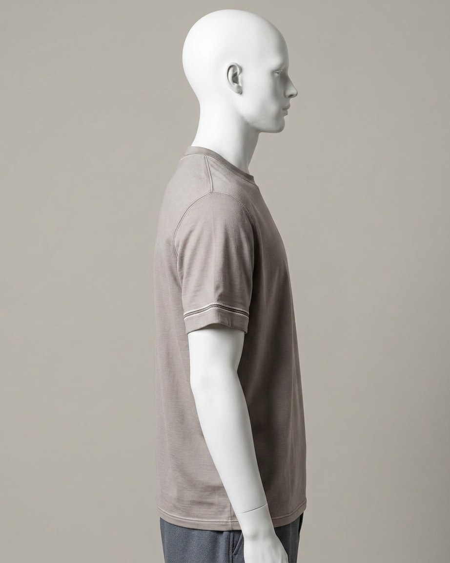 Stone Grey Tee — Men, 03 Right (view 3 of 7). Right profile: waist shaping, pocket line and the house Z mark.